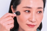 如何看起来更年轻？用化妆将烦恼的肌肤问题全部隐藏！妆容